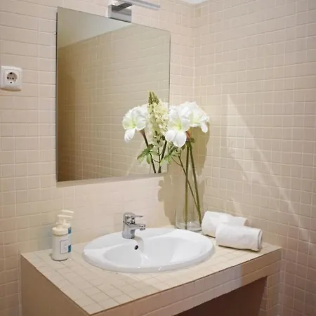 The Residences At Bairro Alto Апартаменти *